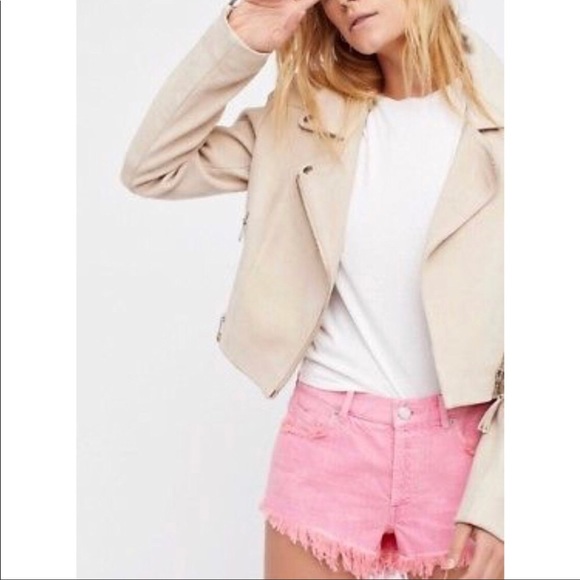 New! WE THE FREE pink frayed cutoff shorts - Picture 1 of 8